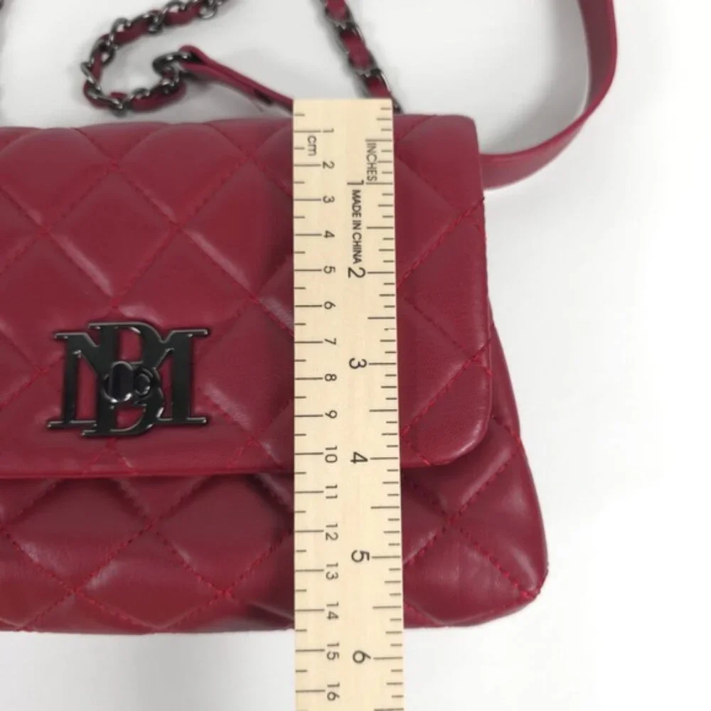 NWT BADGLEY MISCHKA DIAMOND RED VEGAN LEATHER QUILTED MESSENGER‎ BAG BMH-520